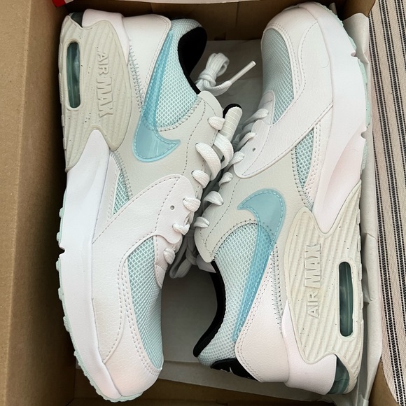 nike air max excee white and blue